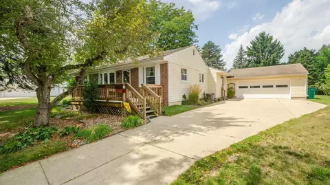 214 Wheeler Ct, Saline, MI 48176 photo 2