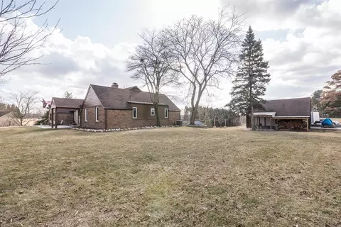 6584 Warner Rd, Saline, MI 48176 photo 3