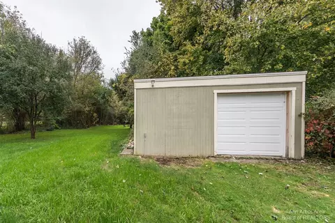 7601 Huron River Dr, Dexter, MI 48130 photo 9