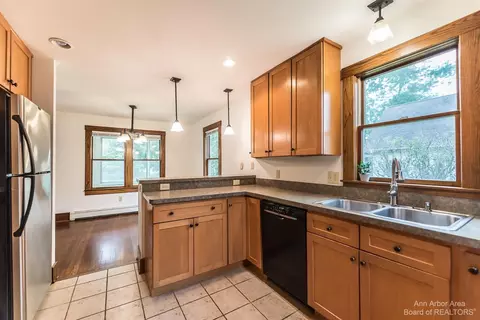 7601 Huron River Dr, Dexter, MI 48130 photo 2