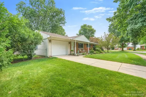 131 Wallace Dr, Saline, MI 48176 photo 22