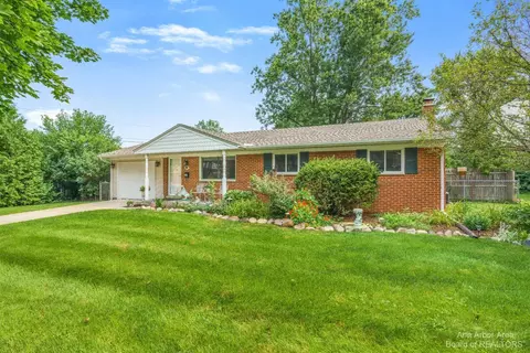 131 Wallace Dr, Saline, MI 48176 photo 21