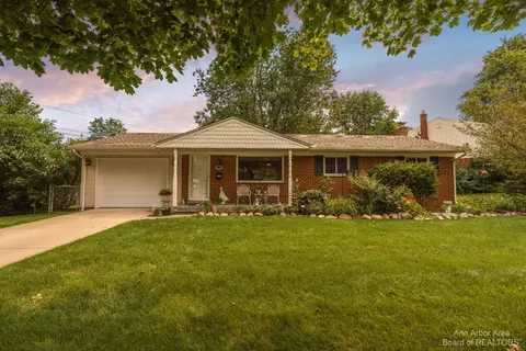 131 Wallace Dr, Saline, MI 48176 photo 29