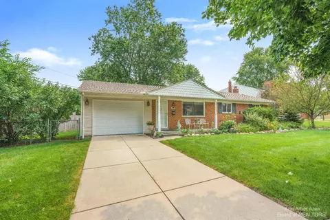 131 Wallace Dr, Saline, MI 48176 photo 23