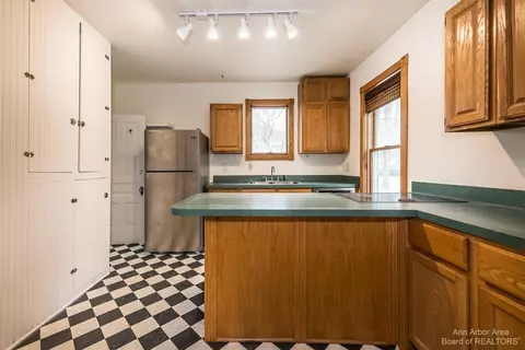 127 E Summit St, Ann Arbor, MI 48104 photo 10
