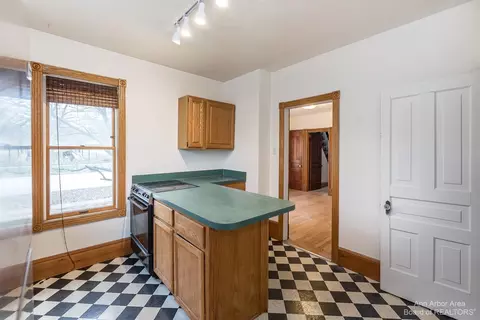 127 E Summit St, Ann Arbor, MI 48104 photo 12