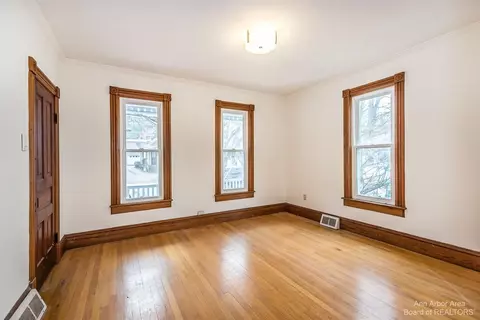 127 E Summit St, Ann Arbor, MI 48104 photo 7