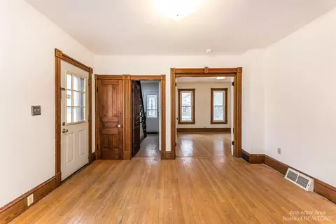 127 E Summit St, Ann Arbor, MI 48104 photo 6