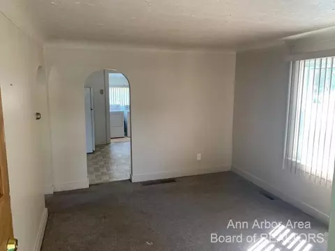 973 Mulhollen Dr, Monroe, MI 48161 photo 3