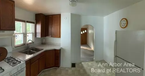 973 Mulhollen Dr, Monroe, MI 48161 photo 7