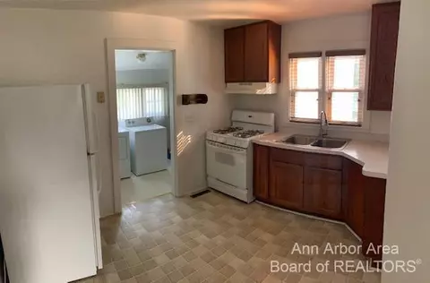 973 Mulhollen Dr, Monroe, MI 48161 photo 6