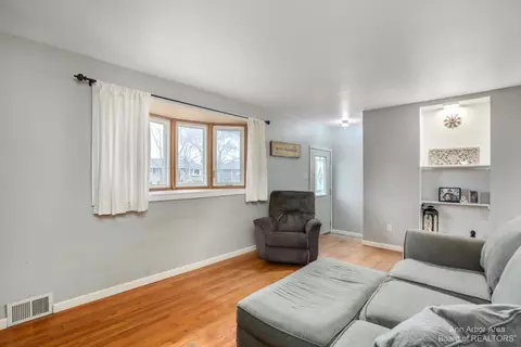 156 Ross Dr, Monroe, MI 48162 photo 6