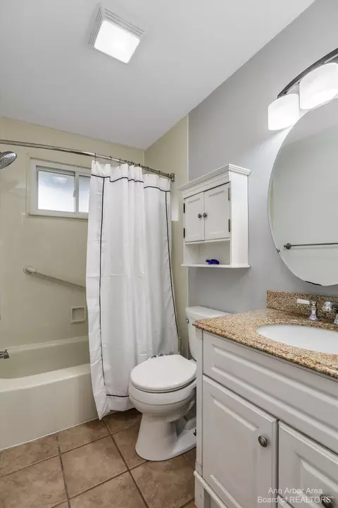 156 Ross Dr, Monroe, MI 48162 photo 12