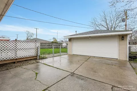 156 Ross Dr, Monroe, MI 48162 photo 22