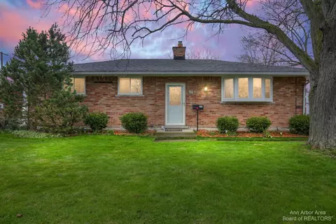 156 Ross Dr, Monroe, MI 48162 photo 1