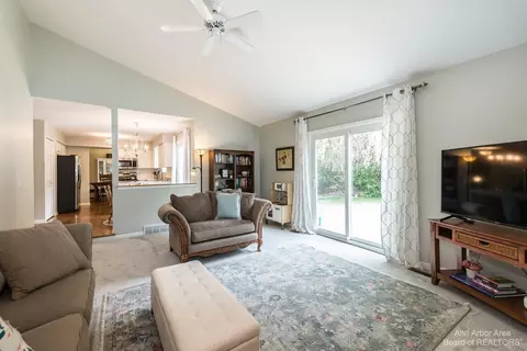 6471 Bedview Dr, Saline, MI 48176 photo 20