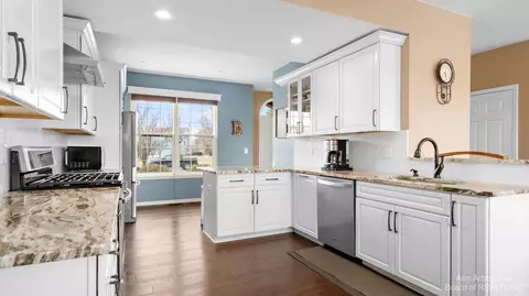 5291 Falling Leaf Dr, Ann Arbor, MI 48108 photo 16