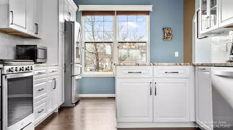5291 Falling Leaf Dr, Ann Arbor, MI 48108 photo 10