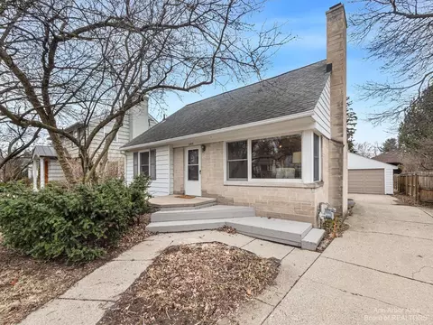 2010 Devolson Ave, Ann Arbor, MI 48104 photo 2