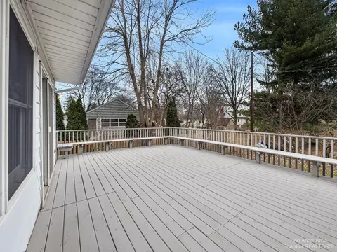 2010 Devolson Ave, Ann Arbor, MI 48104 photo 25