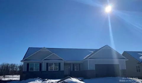 5608 Pointe Peele Ct #12, Hamburg, MI 48189