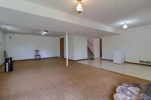 7425 Warner Rd, Saline, MI 48176 photo 24