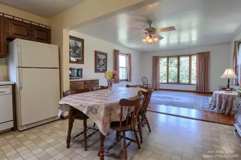 7425 Warner Rd, Saline, MI 48176 photo 12