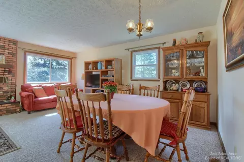 7425 Warner Rd, Saline, MI 48176 photo 8