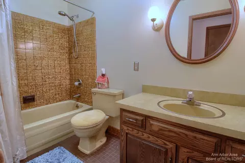 7425 Warner Rd, Saline, MI 48176 photo 21