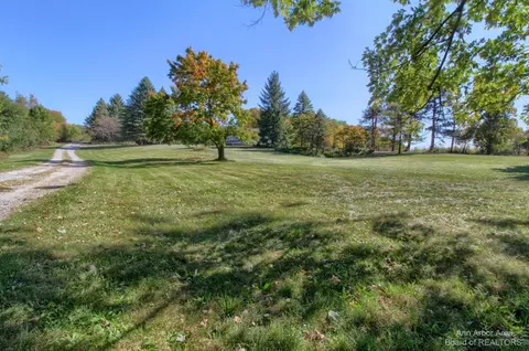 7425 Warner Rd, Saline, MI 48176 photo 3