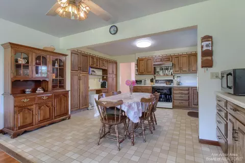 7425 Warner Rd, Saline, MI 48176 photo 10