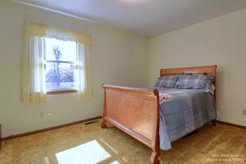 7425 Warner Rd, Saline, MI 48176 photo 20