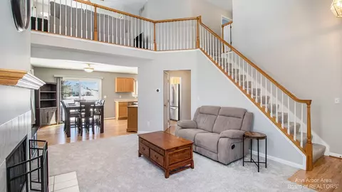 430 Cambridge Dr, Dexter, MI 48130 photo 2