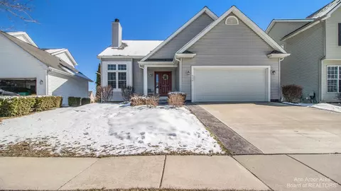 430 Cambridge Dr, Dexter, MI 48130 photo 1