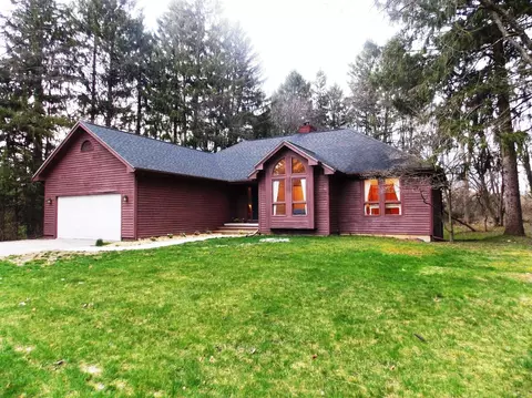 3616 E Pineview Dr, Dexter, MI 48130 photo 1