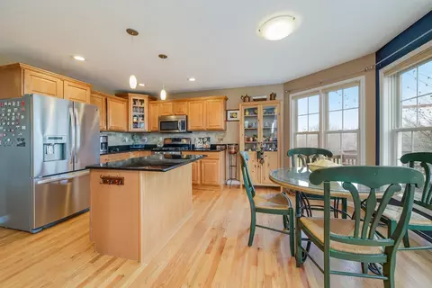 332 Pembroke Dr, Saline, MI 48176 photo 10