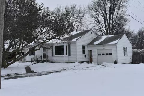 363 E Phillips Ave, Milan, MI 48160 photo 2