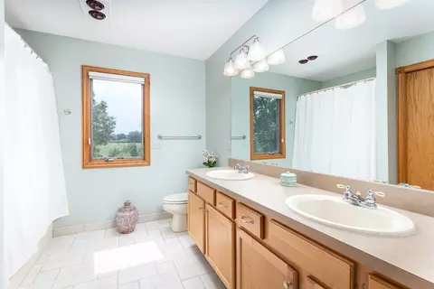 9350 Apple Crest Dr, Saline, MI 48176 photo 29