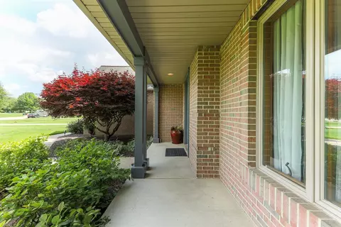 9350 Apple Crest Dr, Saline, MI 48176 photo 4