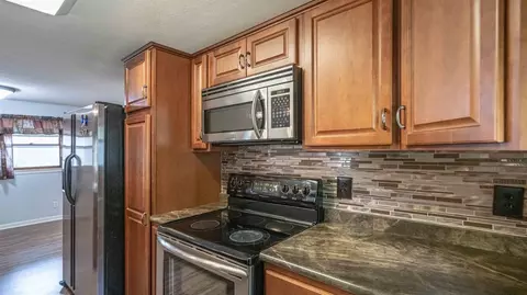108 Burt St, Tecumseh, MI 49286 photo 5