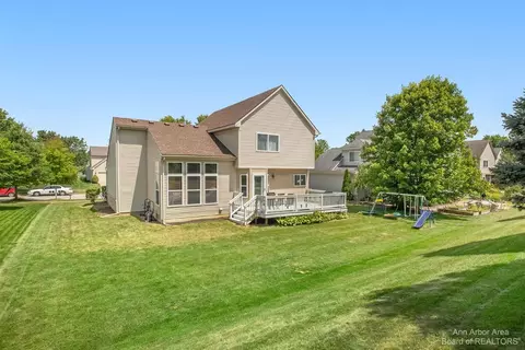 8217 Webster Dr, Dexter, MI 48130 photo 2