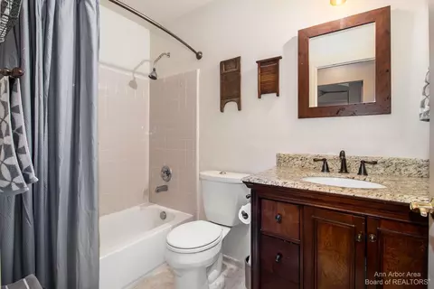 8468 Parkridge Dr, Dexter, MI 48130 photo 13