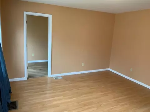 212 Ormsby, Adrian, MI 49221 photo 3