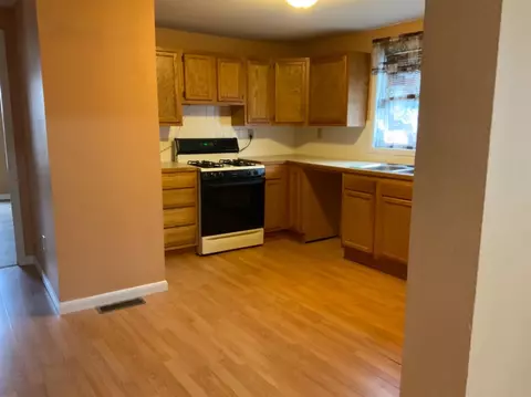 212 Ormsby, Adrian, MI 49221 photo 10
