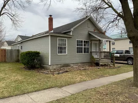 212 Ormsby, Adrian, MI 49221 photo 2