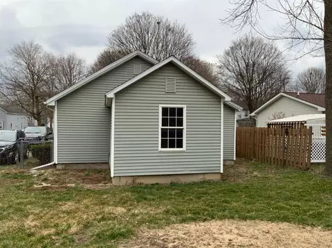 212 Ormsby, Adrian, MI 49221 photo 4