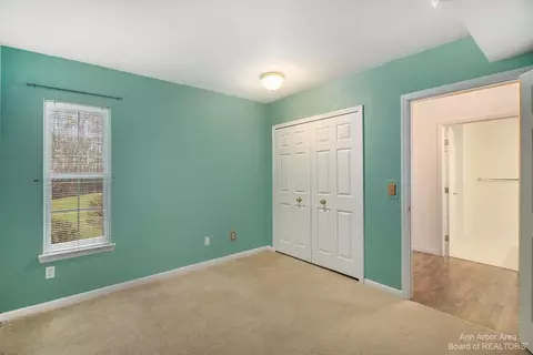 924 Oakbrook Dr, Jackson, MI 49203 photo 14