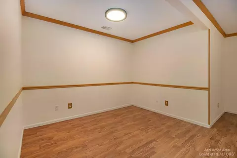 924 Oakbrook Dr, Jackson, MI 49203 photo 8