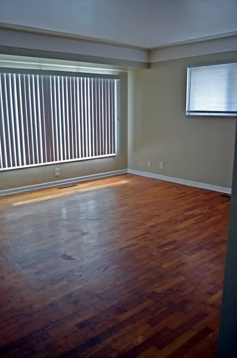 1402 Barbara Dr, Flint, MI 48505 photo 6