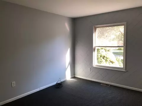 15875 Elm Ct, Romulus, MI 48174 photo 9
